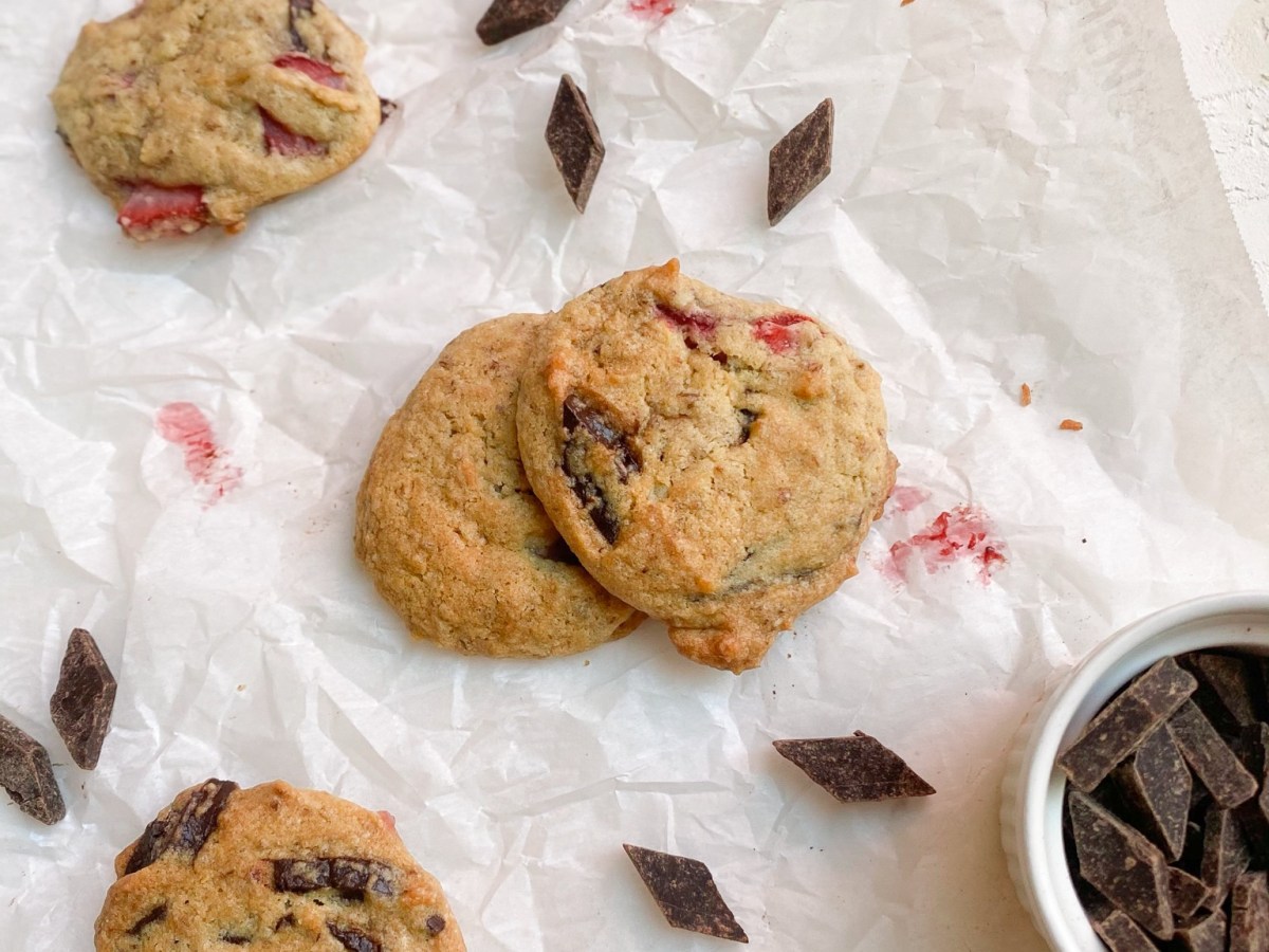 Strawberry Chocolate Chip&nbsp;Cookies