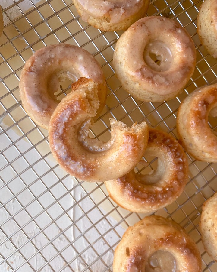 Apple Cider Glazed&nbsp;Donuts